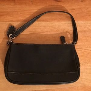 Classic Coach Black Demi